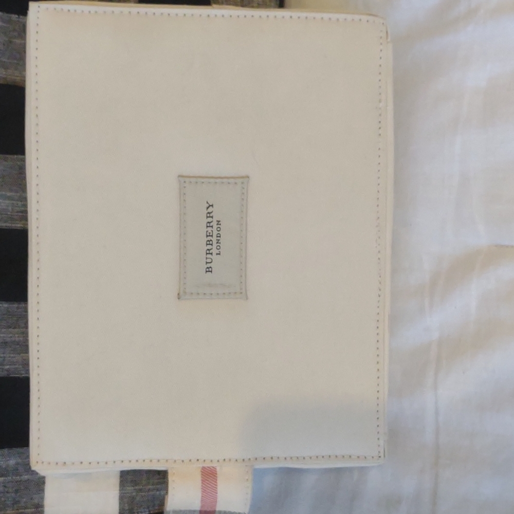 Burberry Pouch Cosmetic Bag Travel Case Clutch